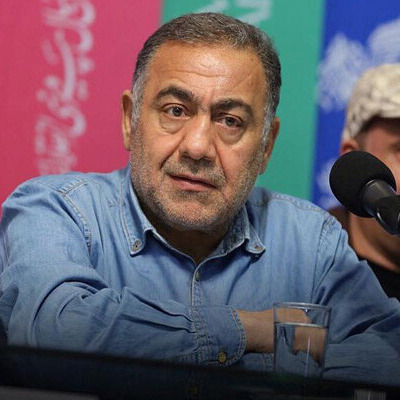 برای خسرو احمدی و حضور همیشگیاش در تئاتر